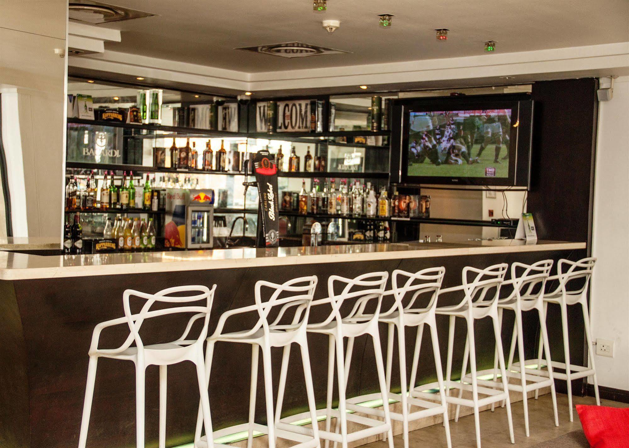 Urban Chic Boutique Hotel & Cafe Cape Town Exterior photo